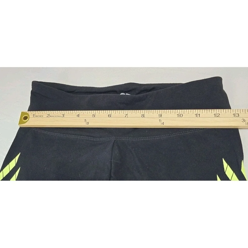 SO‎ Women's Small Black Yoga Capris